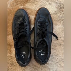 Aquatalia sofia waterproof black leather sneaker in like mew condition